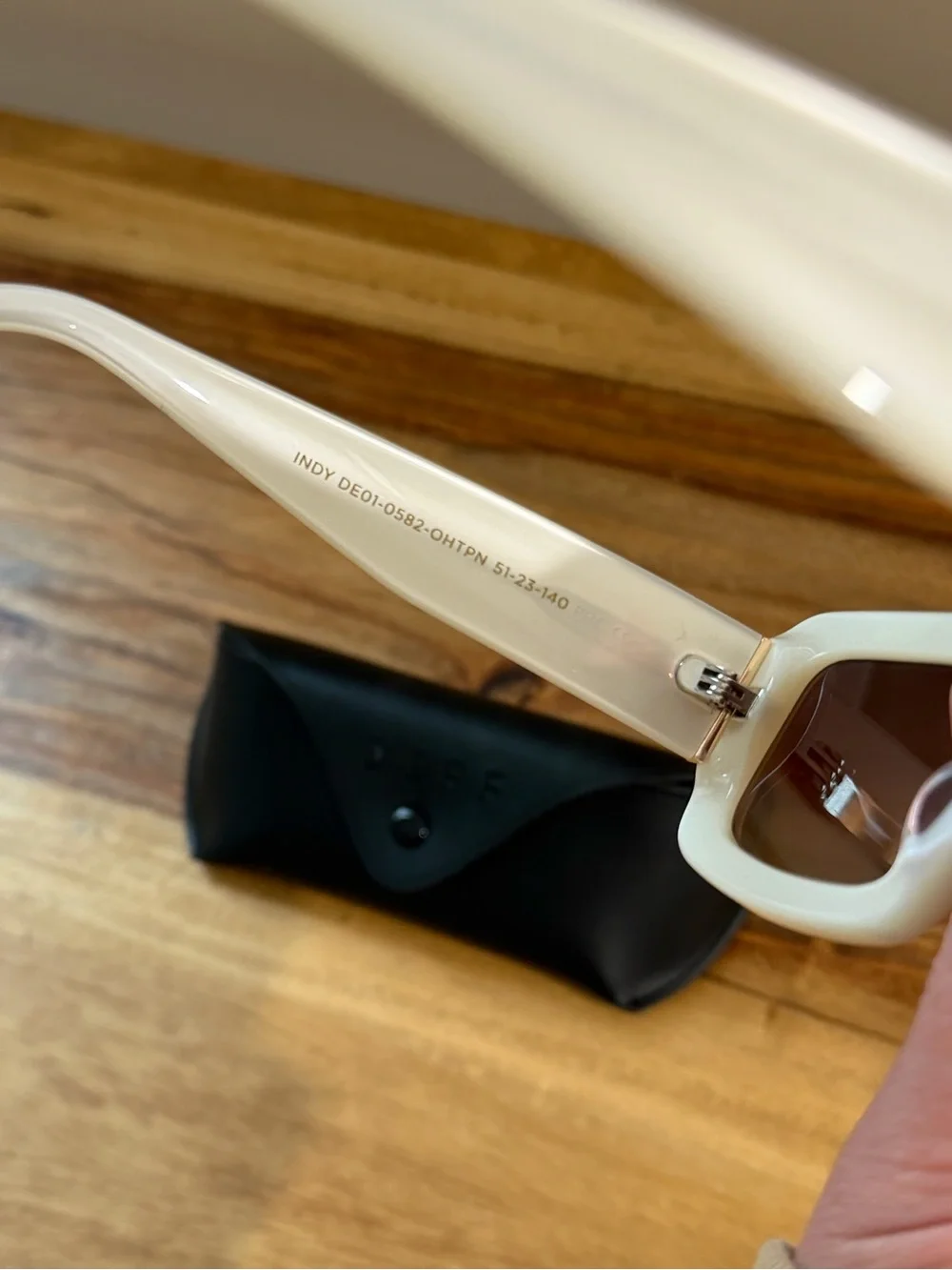 DIFF Indy Rectangle Sunglasses